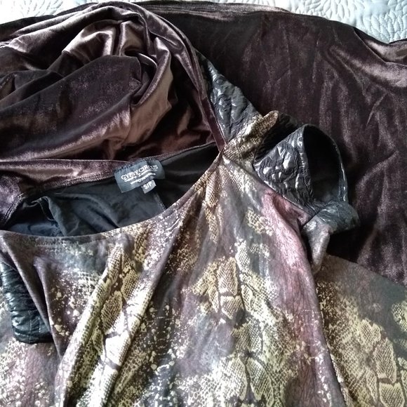 Vintage 00s maxi hooded faux leather velvet dress NWOT - Picture 9 of 14